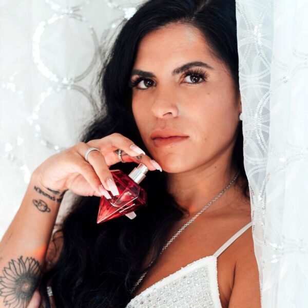 img_145978_bec00aaec1e7d36da0af53ff569c7fb0_1.jpg EYE OF LOVE - PHÉROMONES DE PARFUM LGBTQ MATCHMAKER RED DIAMOND POUR ELLE 30 ML