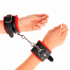 KINK - APPUI-POIGNETS DOUBLÉS DE FOURRURE PREMIUM ROUGE AVEC CEINTURE NOIRE RÉGLABLE 17-29 CM X 6 CM